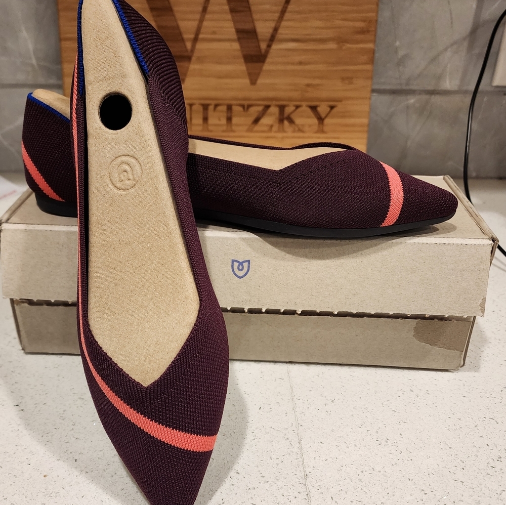 Rothys size 8 Maroon Neon Point Collectors Edition. NIB